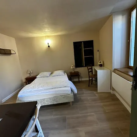 Apartment 2 Aux Volets Bleus *