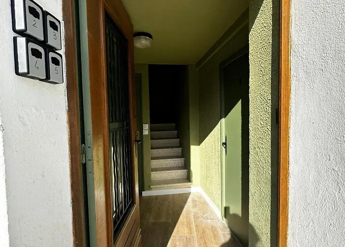 2 Aux Volets Bleus *